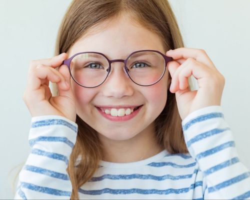 Lunettes enfant : bien équiper vos juniors pour l'été à Strasbourg