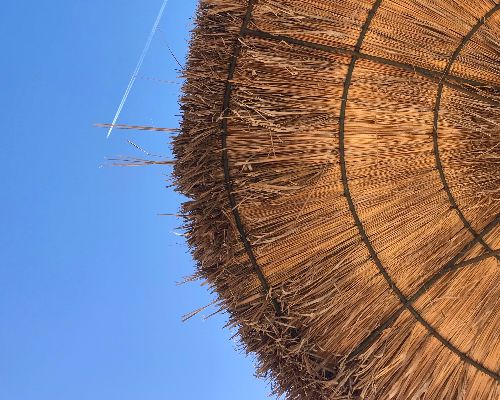 Partir en vacances avec ses lunettes : checklist et conseils de votre opticien à Strasbourg